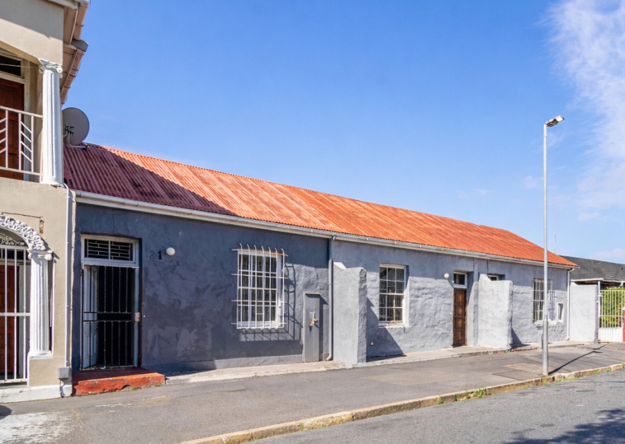 6 Bedroom Property for Sale in Woodstock Western Cape